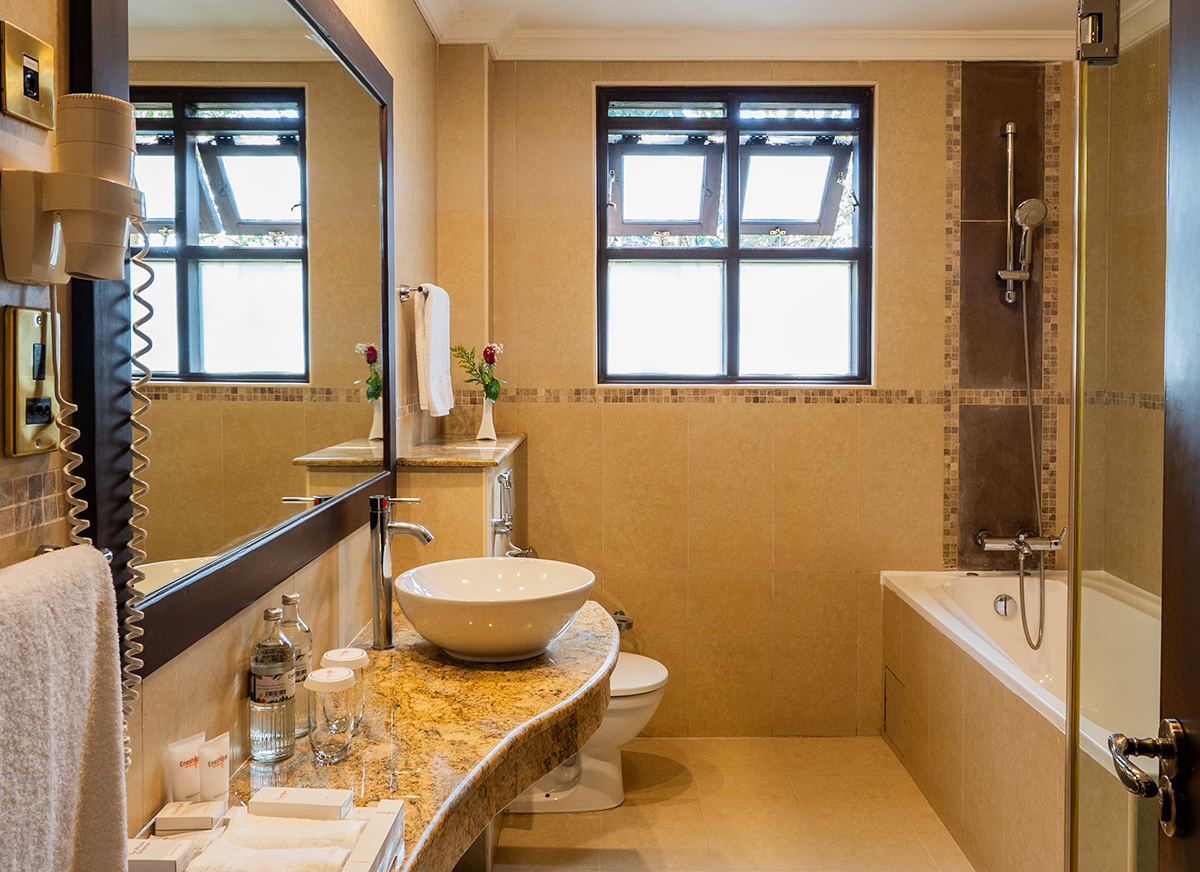 Garden Executive Room bathroom