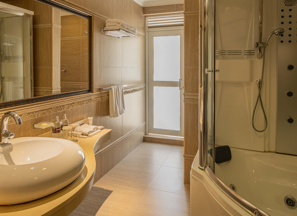 Presidential villa bathroom
