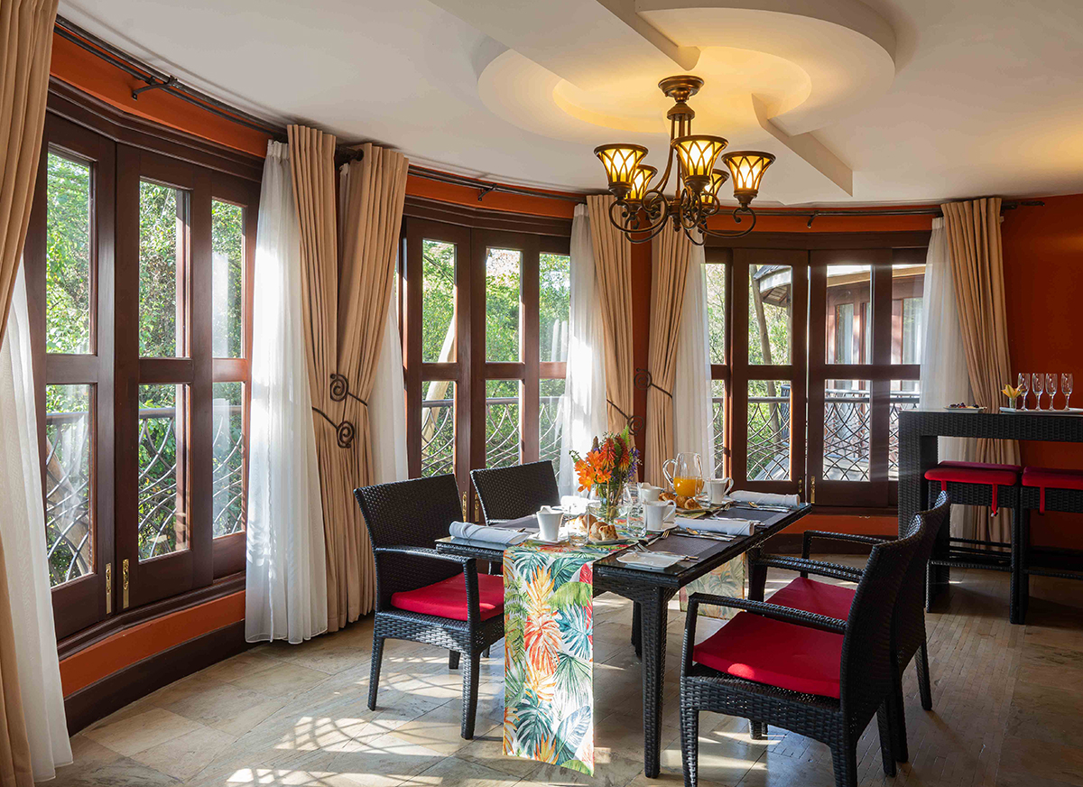 Villa cottage dining area