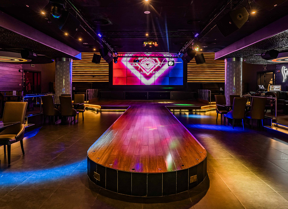 Wave NightClub dance floor