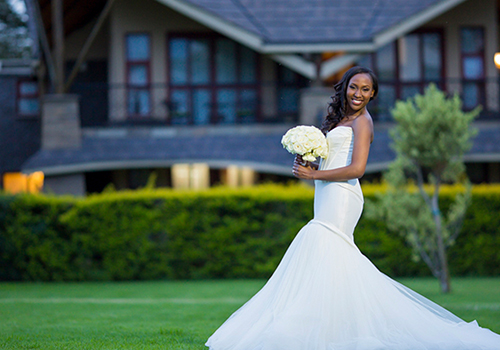 Bride holding a bouquet flower